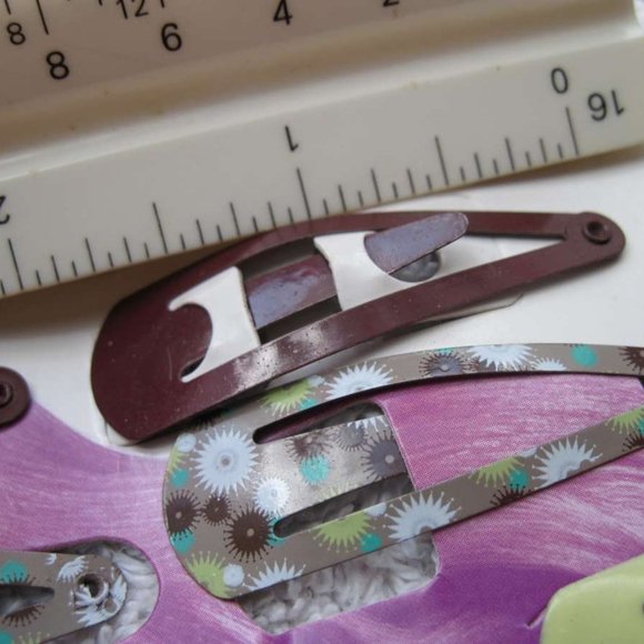 6 Goody Reversible Double Sided Snap Hair Clips Flowery & Solid Brown White - Picture 3 of 10